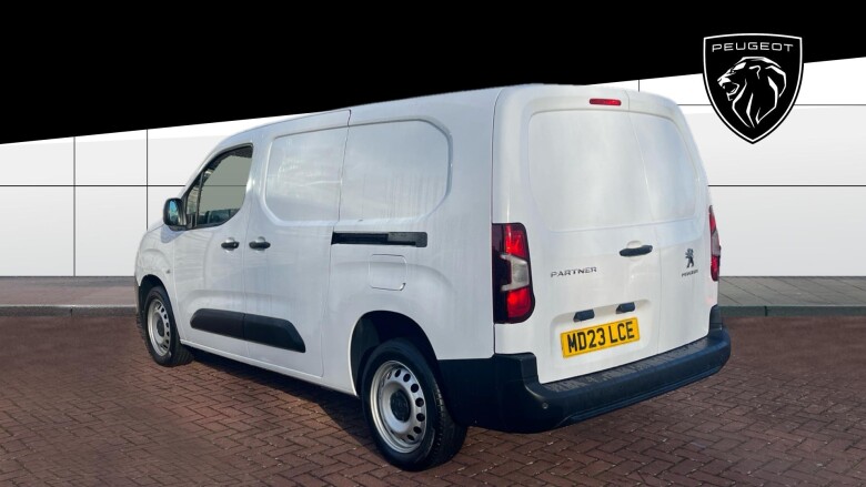 Peugeot Partner Long Diesel 950 1.5 BlueHDi 100 Professional Premium + Van